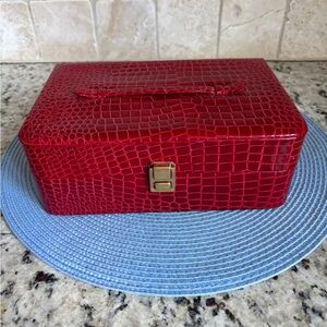 Vintage Shiny Elegant Red Crocodile-Embossed Jewelry Box Case